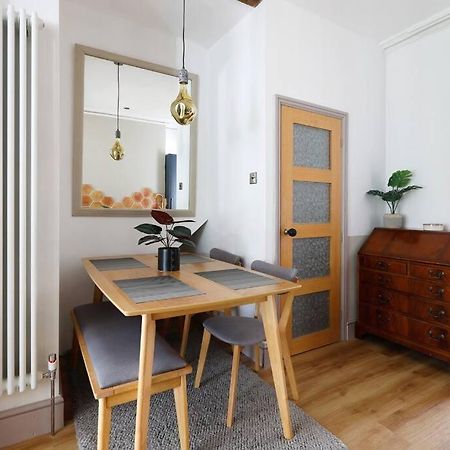Stunning 2 Bedroom Flat 8Min Walk From The Beach Brighton Exterior foto